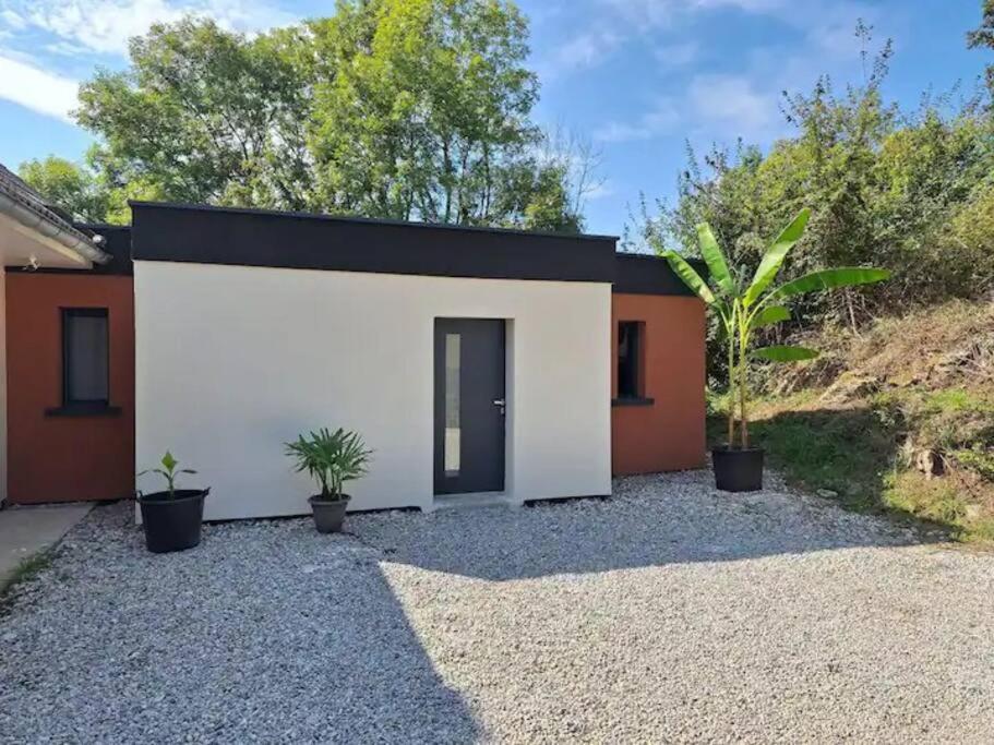 Logement Neuf A 2 Pas Du Lac La Bridoire المظهر الخارجي الصورة